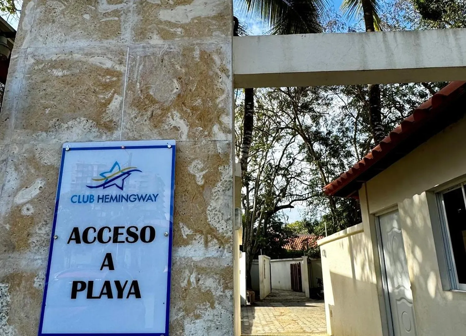 Juan Dolio, Beach Access 2 Bedroom Apt Salitre Tower Front Of Club Hemingway Juan Dolio